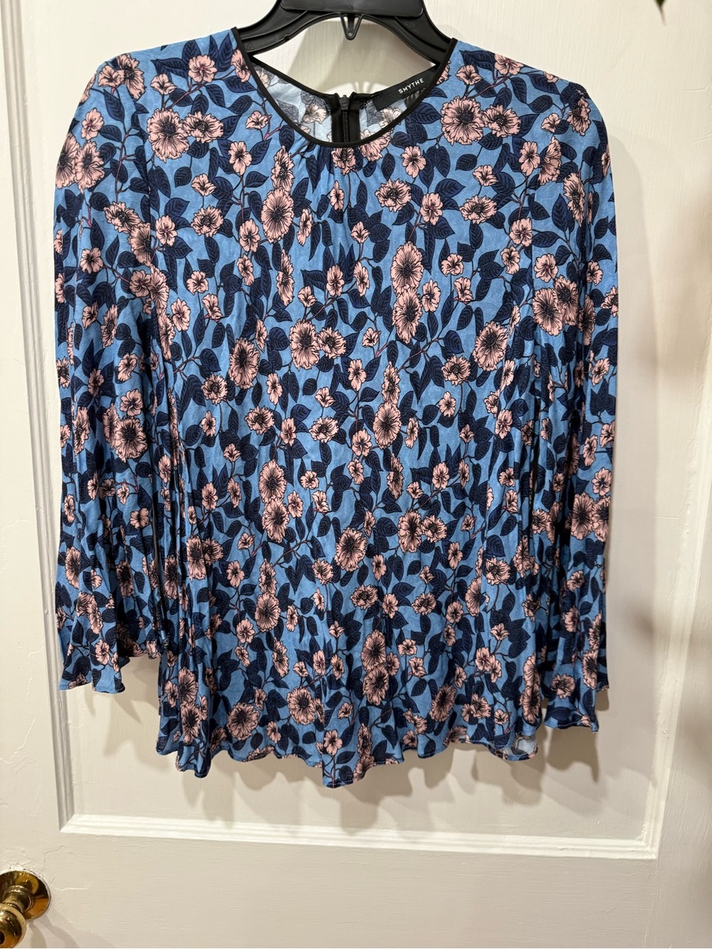 Smythe Blue Pink Flowers Bell Sleeve Floral Pleated Top Shirt Blouse GUC Size M